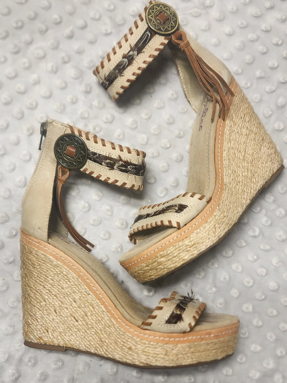 Zodiac USA Beige Leather Wedge Sandals Ankle Strap Buckle Tassel 7.5